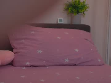 webcam girl tiny_miracle live cam image #9869155