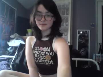 webcam girl soursou live cam image #8983003