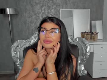 webcam girl moniqueeass live cam image #1975660