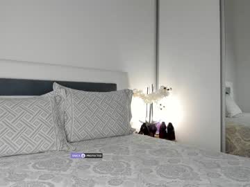 webcam girl intrigueeme live cam image #7648871