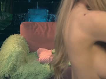 webcam girl lolly_bella_ live cam image #822176