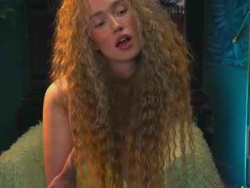 webcam girl lolly_bella_ live cam image #641155