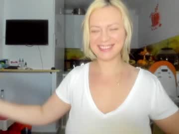 webcam girl kiradivine live cam image #4434833