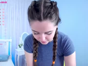 webcam girl emmika_ live cam image #1471963