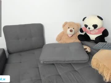 webcam girl abigail_w live cam image #9345205