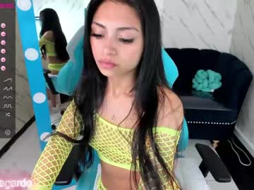 webcam girl sweet_littleee live cam image #2611790