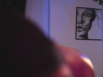 webcam girl lucie_beltran live cam image #8056226