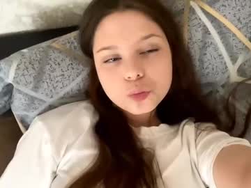 webcam girl kitty_shy89 live cam image #12705422
