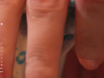 webcam girl lucie_beltran live cam image #12540676