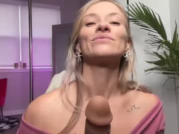 webcam girl saraloverays live cam image #7163899