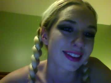 webcam girl amber_needs_a_daddy live cam image #1212927