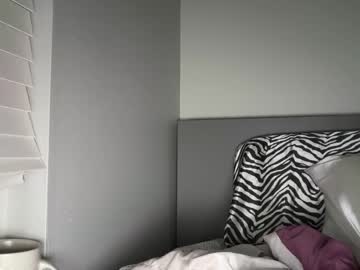 webcam girl cassiemaee live cam image #12936249
