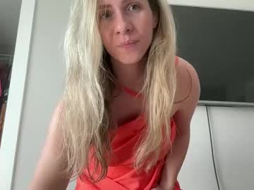 webcam girl luxlovely111 live cam image #12512824