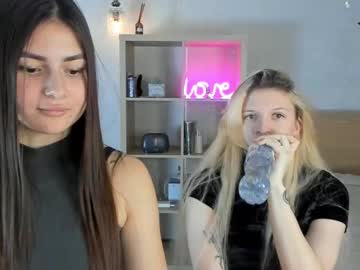 webcam girl caressyourself live cam image #11326780