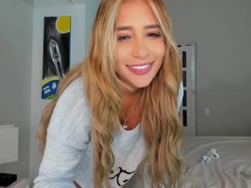 webcam girl amelie_bunny_real live cam image #2350576