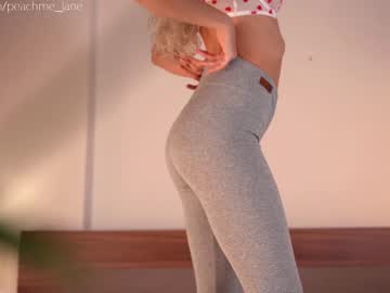 webcam girl peach_me live cam image #712016