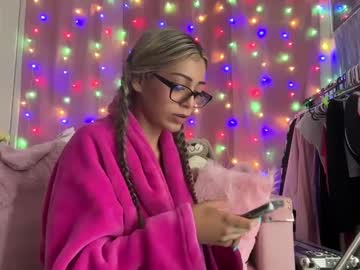 webcam girl giaavalentinee live cam image #9694378