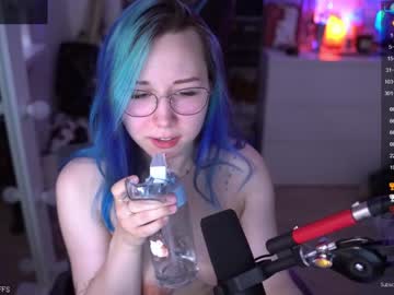 webcam girl blue_mooncat live cam image #6344806