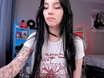 webcam girl vivian_qwerty live cam image #12113524