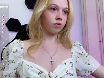 webcam girl small_blondee live cam image #5946655