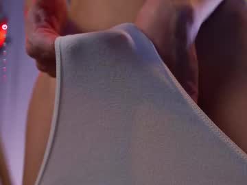 webcam girl lucie_beltran live cam image #11999744