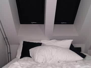 webcam couple mr_alex_and_girls_ live cam image #212333