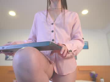 webcam girl camilitasu live cam image #2969447