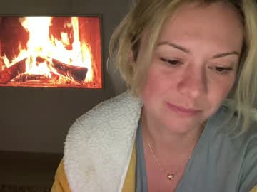 webcam girl kiradivine live cam image #3907418
