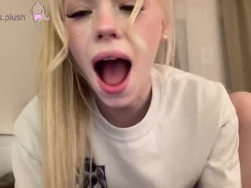 webcam girl sonyaplush live cam image #5473671