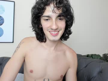 webcam couple molly_and_zayn live cam image #7109024