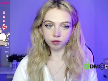 webcam girl small_blondee live cam image #4879267