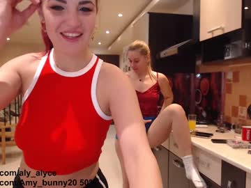 webcam couple aly_alyce live cam image #3941363