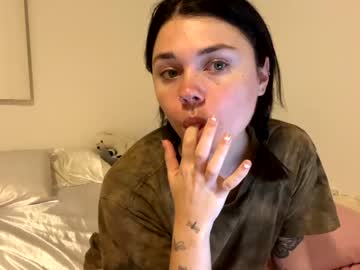 webcam girl cassidyyqueen live cam image #6041137