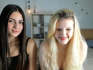webcam girl caressyourself live cam image #11300375