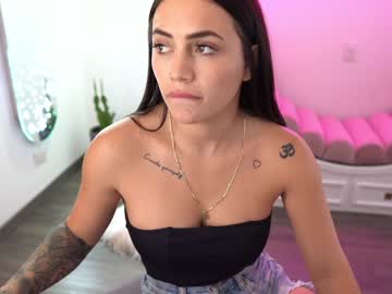 webcam girl ashlyeroberts1 live cam image #2663135