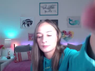 webcam girl holihurricane live cam image #7117651