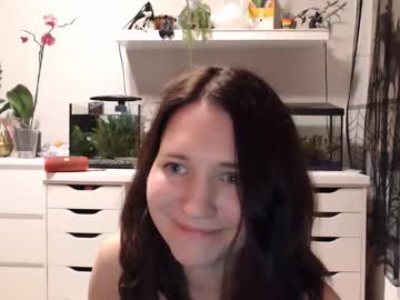 webcam girl shy_little_one_ live cam image #11214544