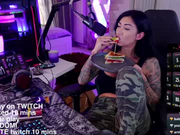 webcam girl evelyne92 live cam image #10922340