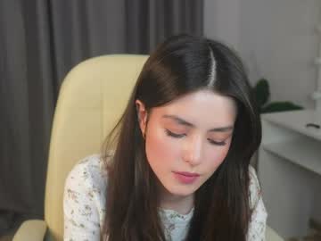 webcam girl lucky_forme live cam image #12005953