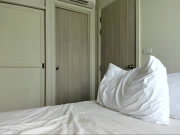 webcam girl asiangirlandwhiteguy live cam image #2276650