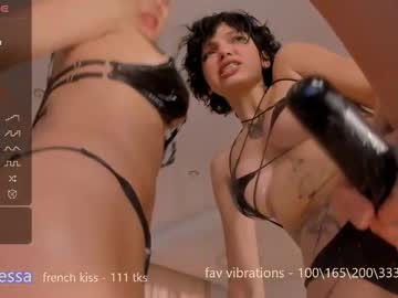 webcam girl blue_shine_ live cam image #12564518