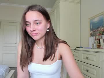 webcam girl eleonora_linn live cam image #3236061
