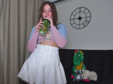 webcam girl eleonora_linn live cam image #4385647