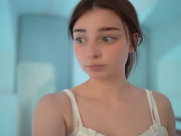 webcam girl floret_joy live cam image #7535085