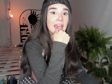 webcam girl lonelly_lolly98 live cam image #4245392
