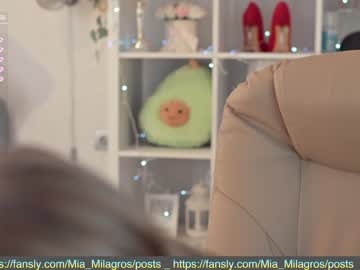 webcam girl mia_milagros live cam image #2944531