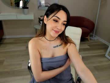 webcam girl chloe_catherine_mykers live cam image #3554182