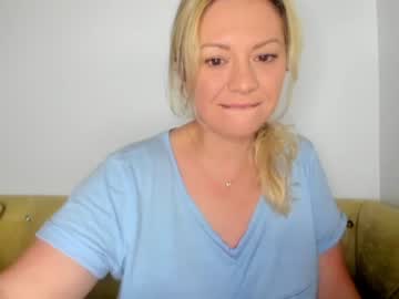 webcam girl kiradivine live cam image #4204804