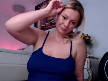 webcam girl kiradivine live cam image #1821172