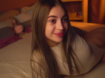 webcam girl cuteelsa_ live cam image #7887618